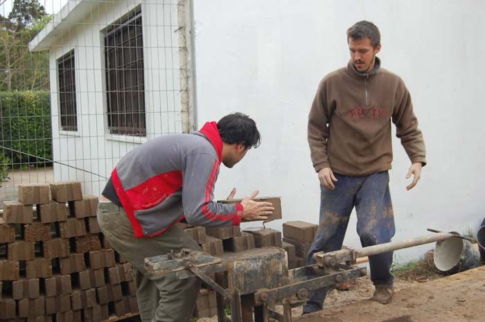 Producción de Ecobloques de tierra comprimida, imagen 2