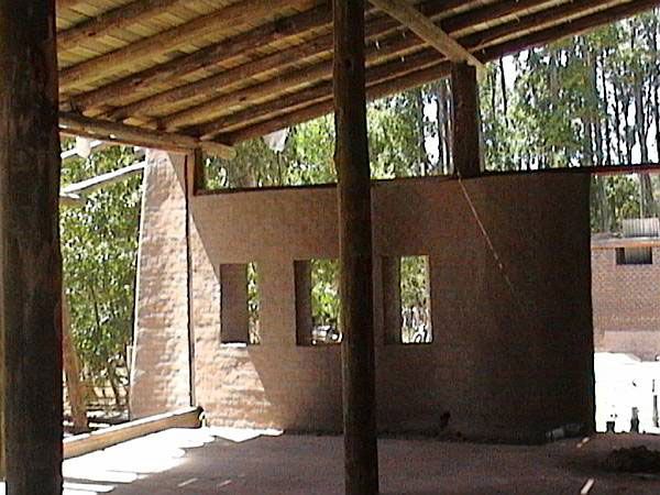 Restaurante en La Pedrera: Adobe en La Pedrera, 2005 — foto 2