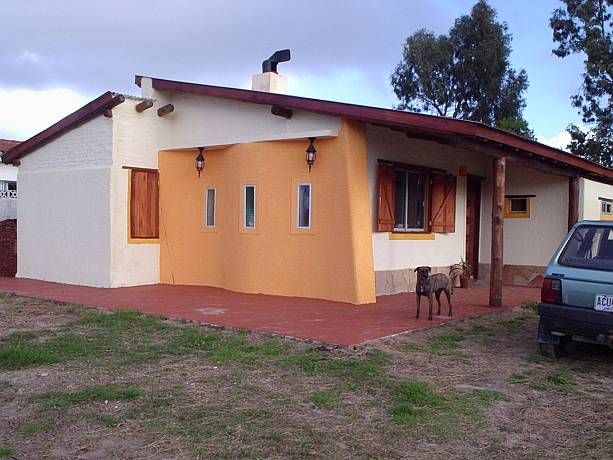 Casa en Solymar: arquitectura de tierra en Adobe, Solymar