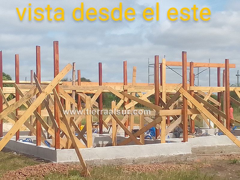 Casa en Las Piedras, zona rural: arquitectura de tierra en Adobe, Las Piedras